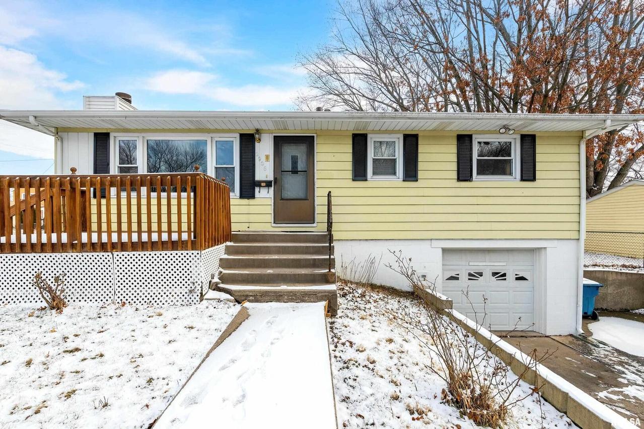 2906 2nd St., East Moline, IL 61244