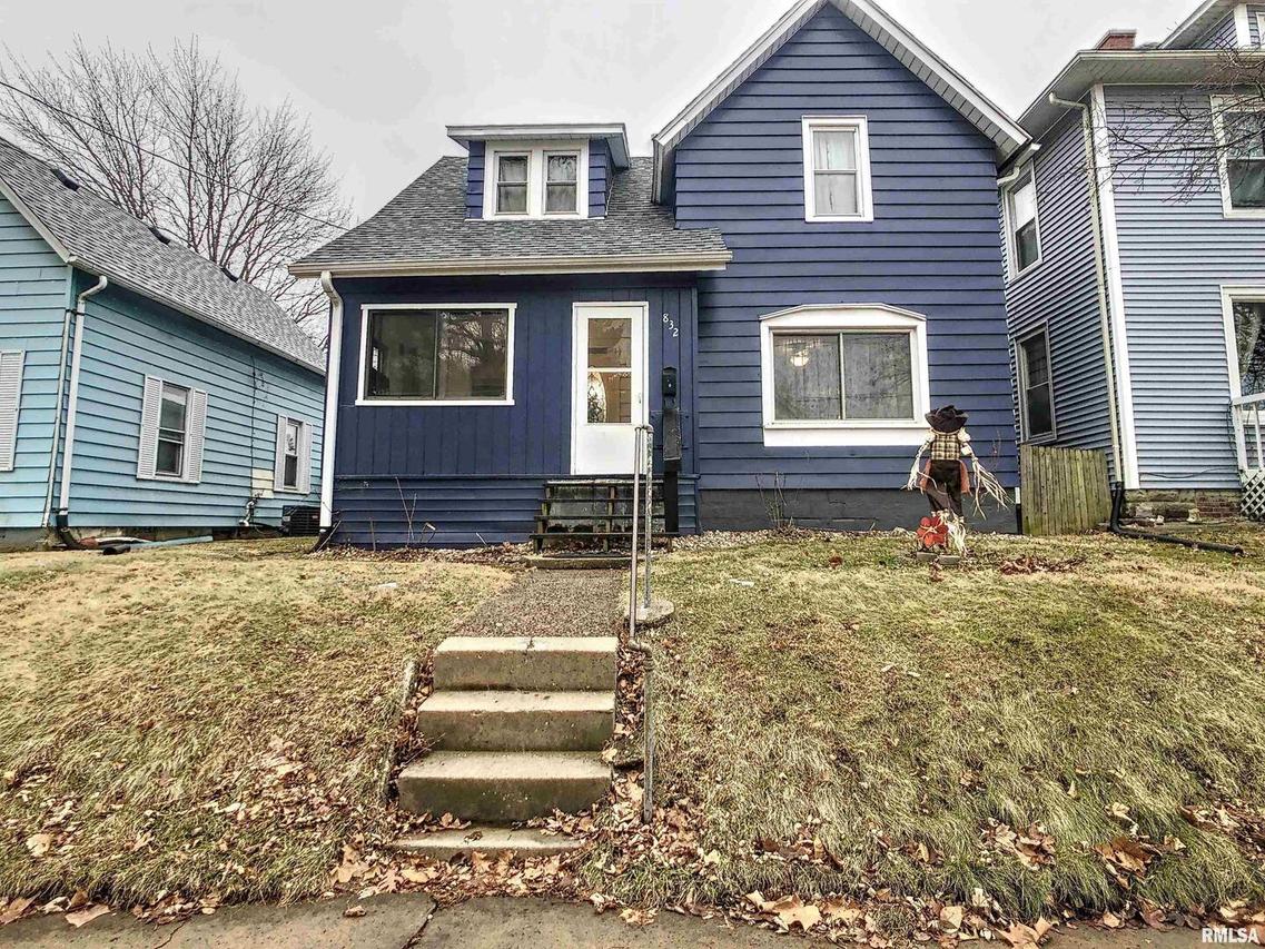 832 17th Ave., Moline, IL 61265