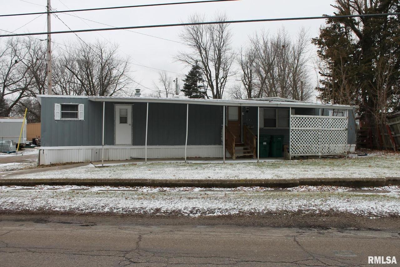 835 W 6th St. #903, Kewanee, IL 61443