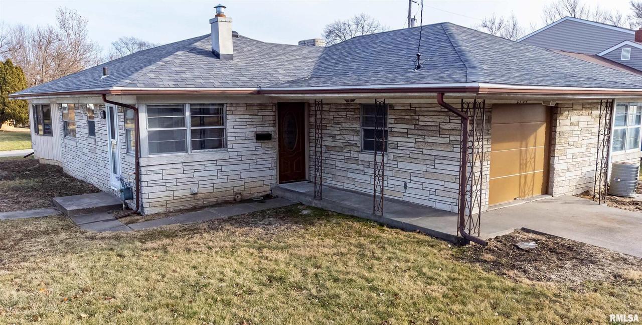 2704 7th St., East Moline, IL 61244