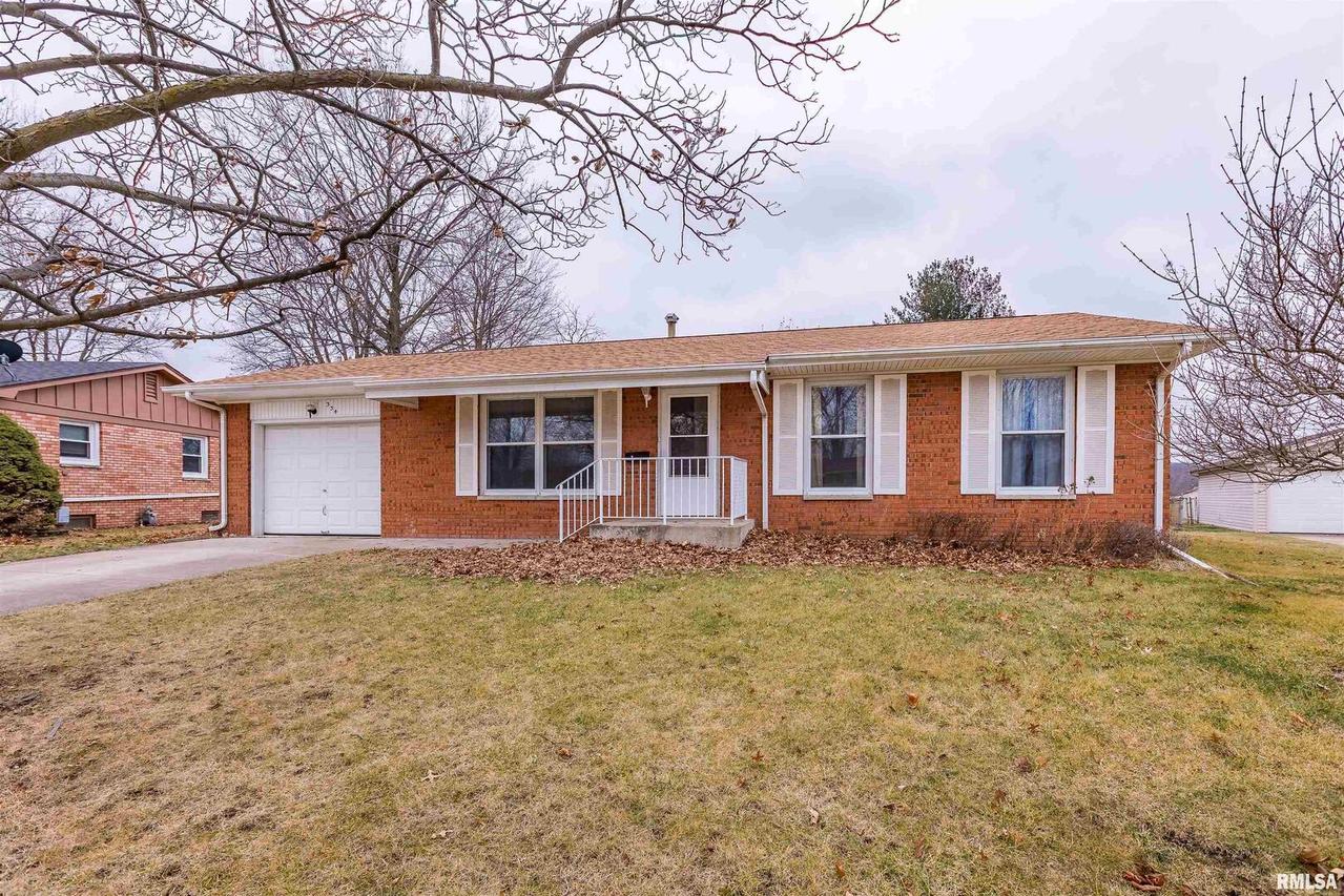 334 7th St., Andalusia, IL 61232