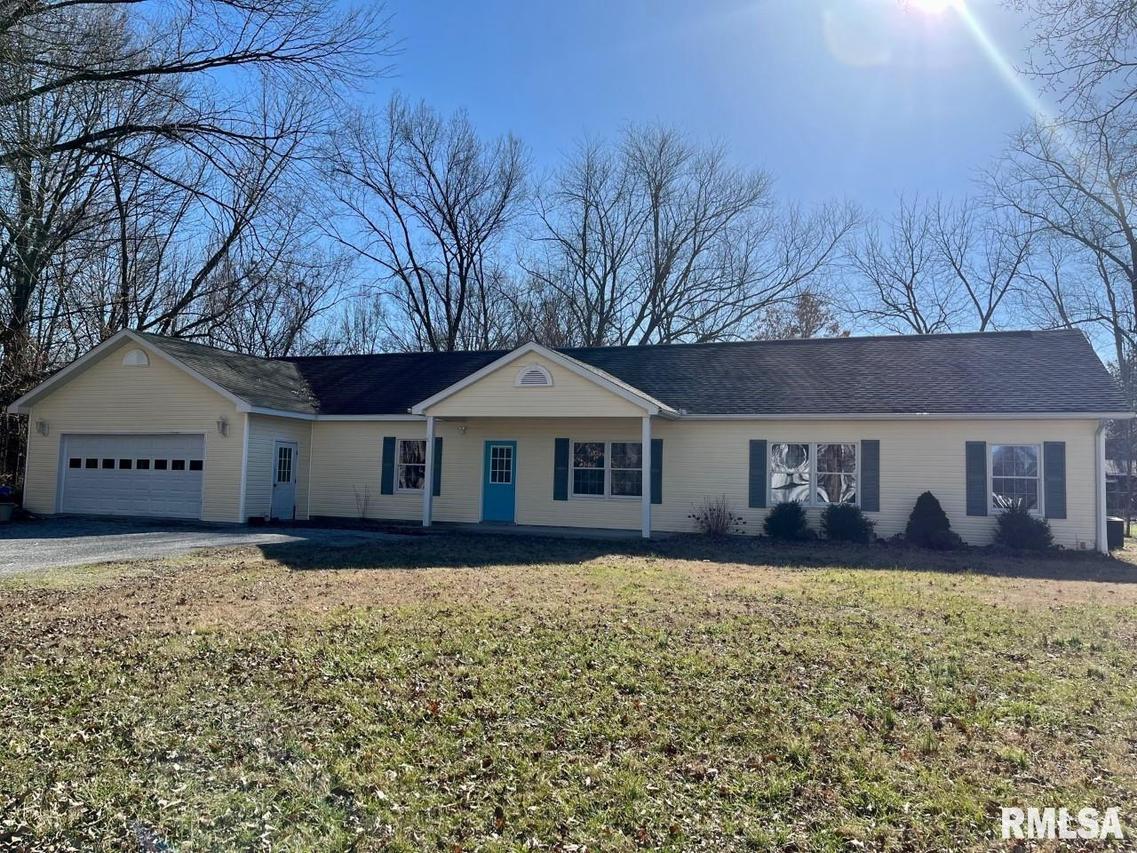 56 Douglas Dr., Murphysboro, IL 62966