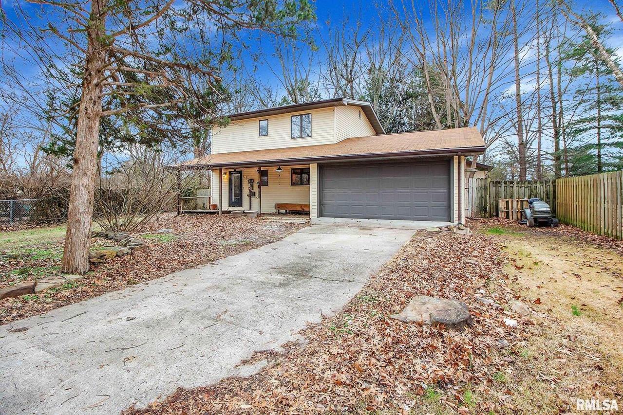 1009 W Jefferson St., Carbondale, IL 62901