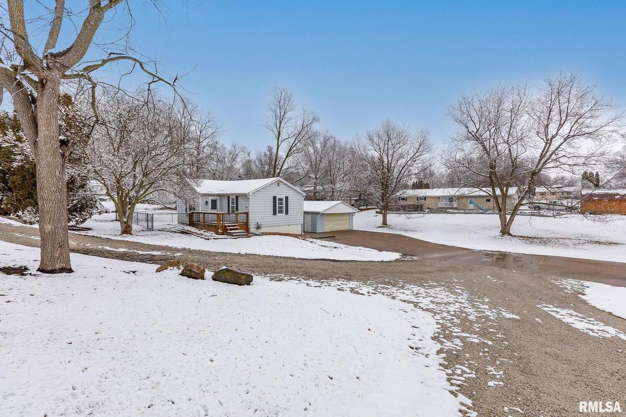 1208 SW 3rd Ave., Aledo, IL 61231