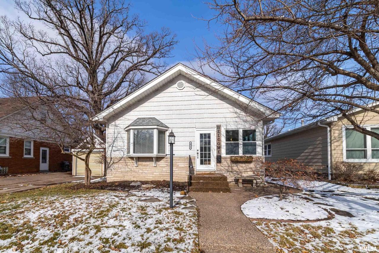 2911 13th Ave., Moline, IL 61265