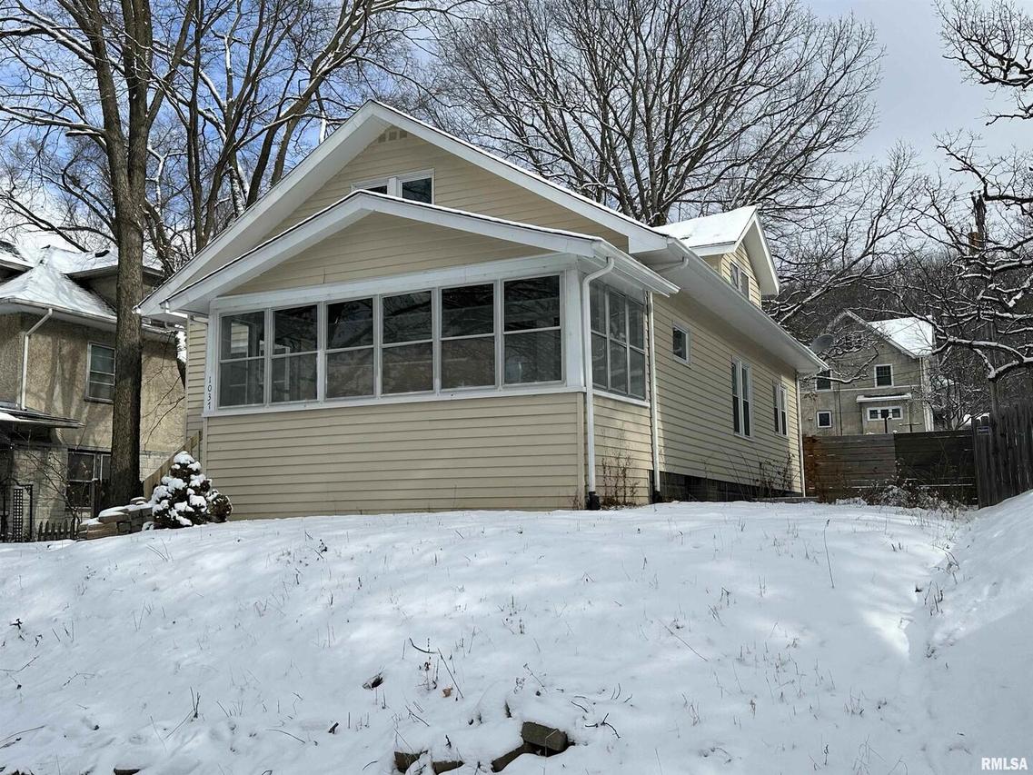 1037 22nd St., Rock Island, IL 61201
