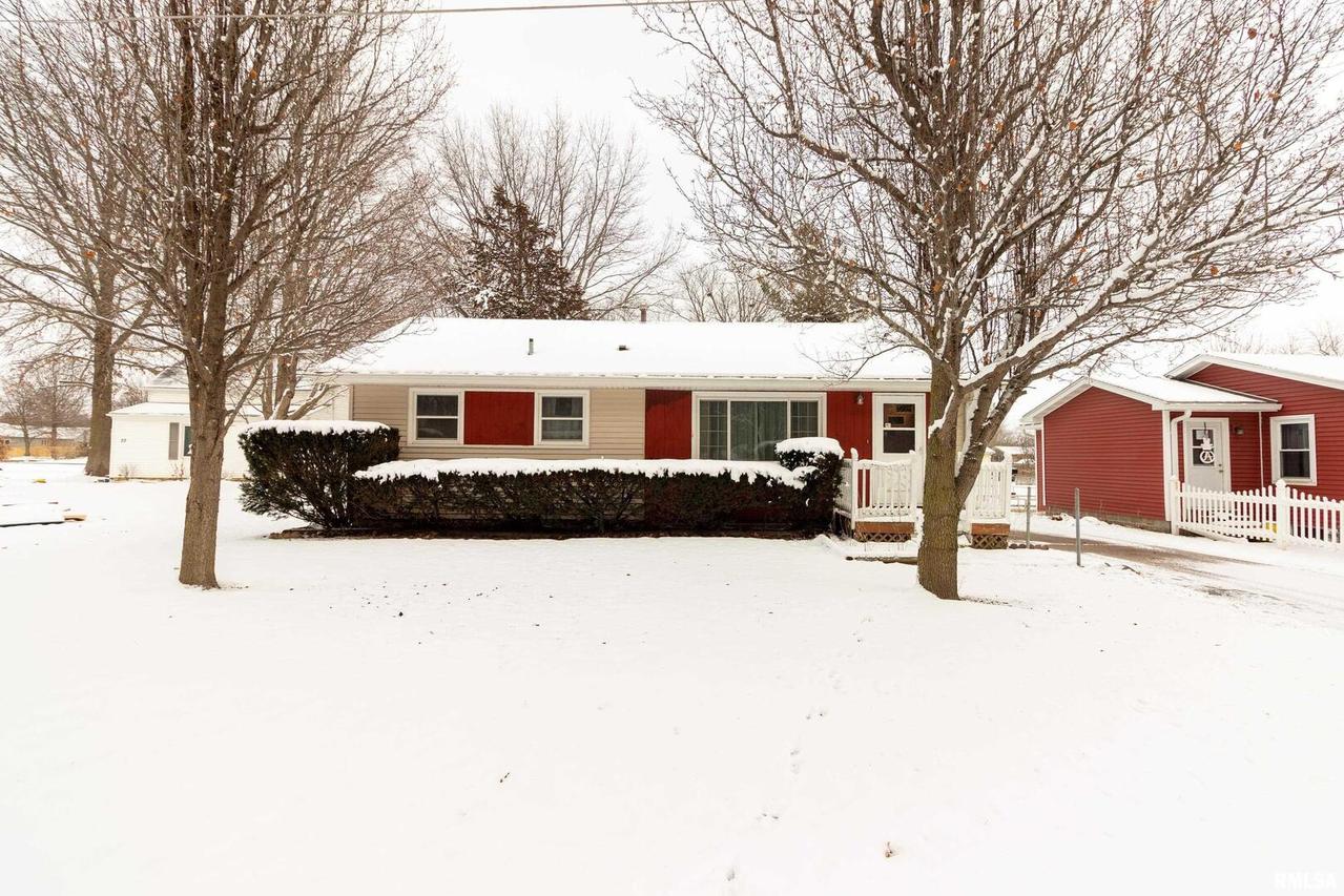 20 6th Ave., Matherville, IL 61263