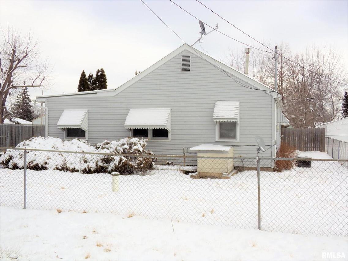 3928 14th St., Moline, IL 61265