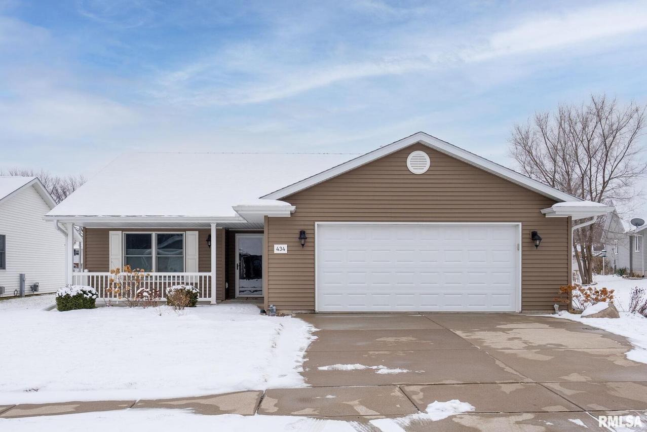 434 Greenview Ave., Colona, IL 61241