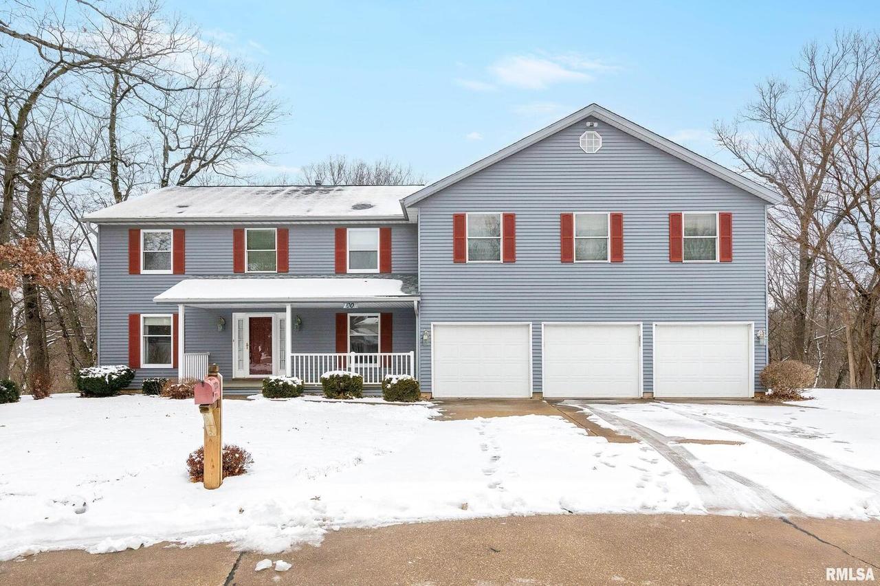 1004 E 3rd Street Ct., Coal Valley, IL 61240