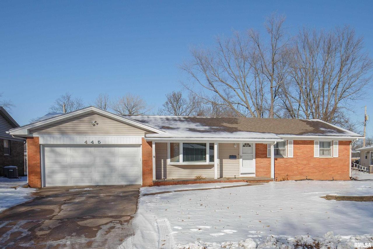 445 26th Ave., East Moline, IL 61244