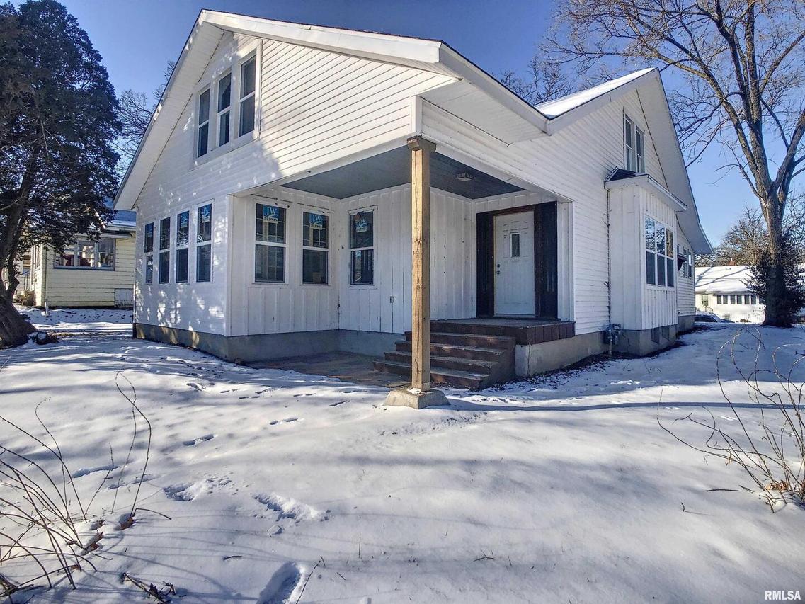 1500 29 1/2 St., Rock Island, IL 61201