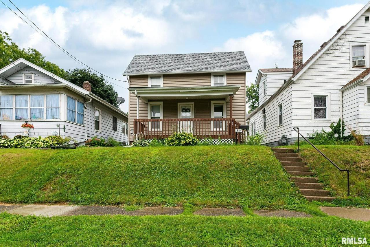 1804 14th Ave., Moline, IL 61265
