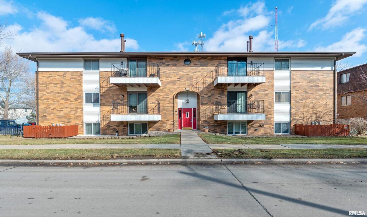 3046 4th St. #1, Moline, IL 61265