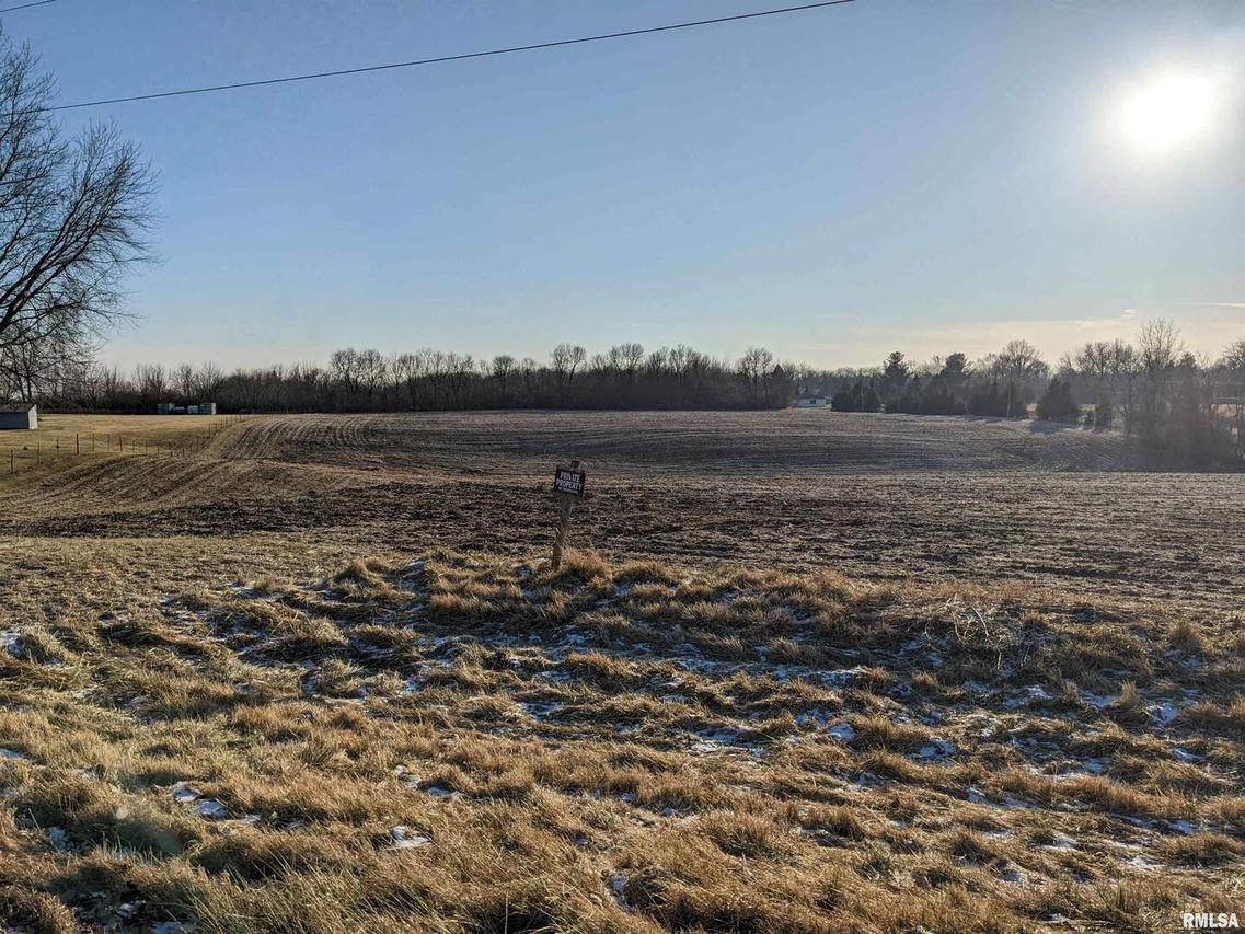 19100 Hubbard Rd., East Moline, IL 61244