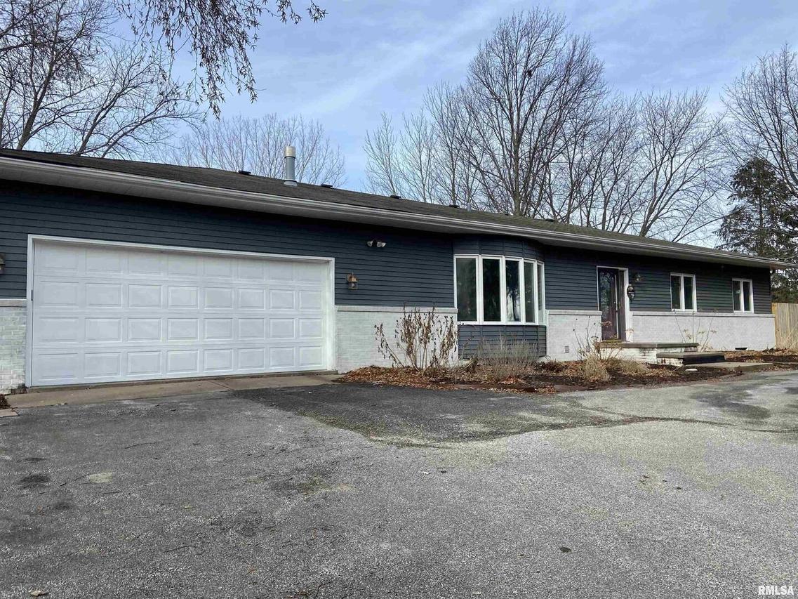 22702 94th Ave., Port Byron, IL 61275