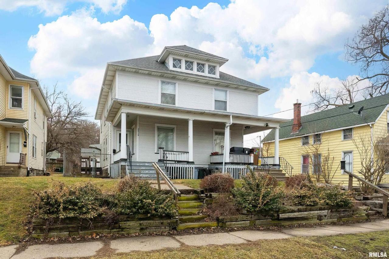 2412 8 1/2 Ave., Rock Island, IL 61201