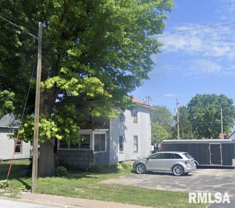 2311 6th Ave., Moline, IL 61265