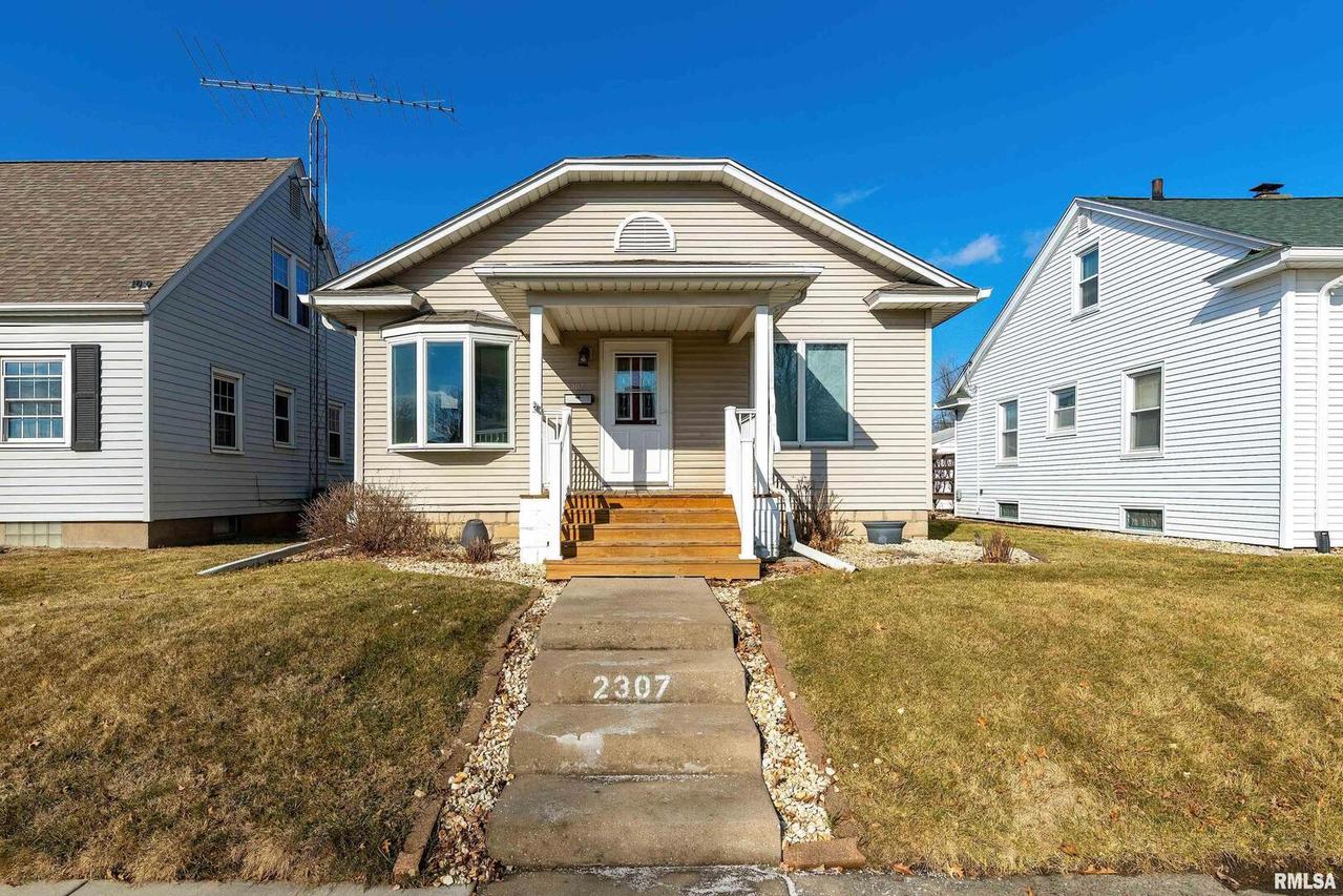 2307 19th Ave., Moline, IL 61265