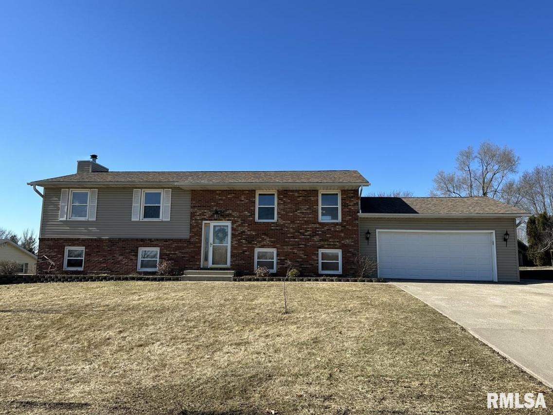 632 Suncrest Dr., Sherrard, IL 61281