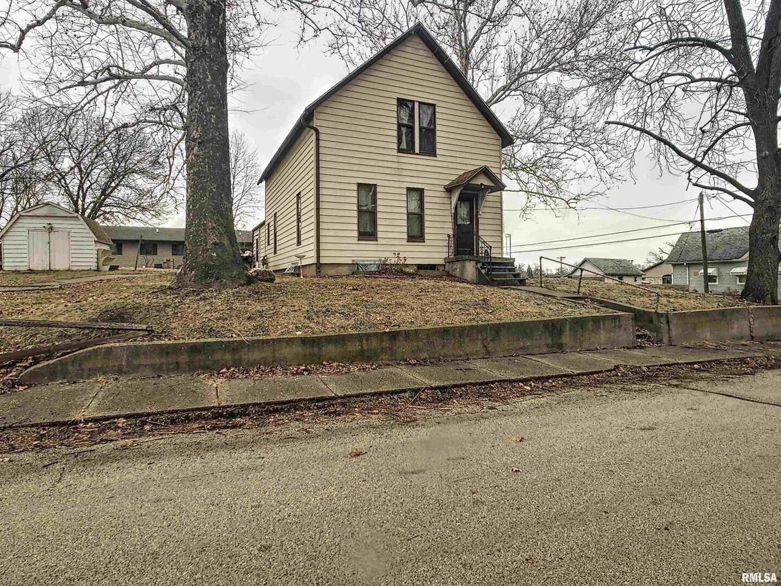 829 7th Ave., Fulton, IL 61252