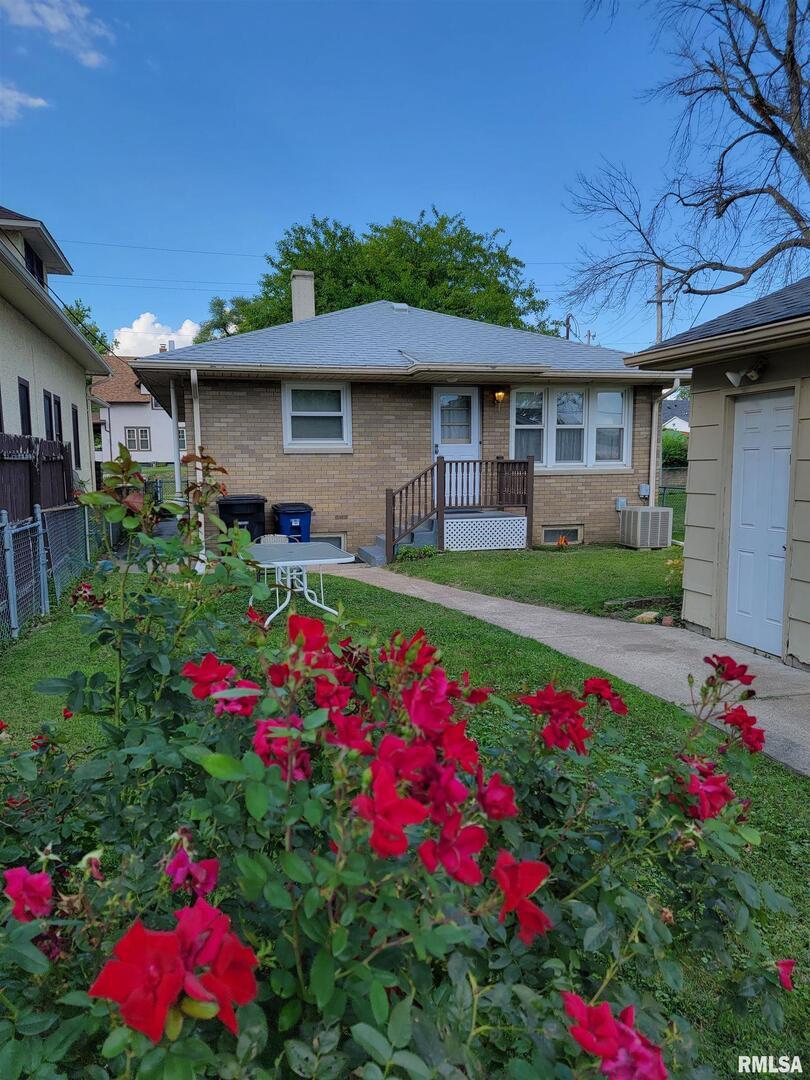 904 19th Ave., Moline, IL 61265