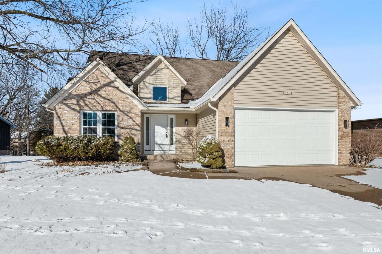 508 E 9th Avenue Ct., Coal Valley, IL 61240