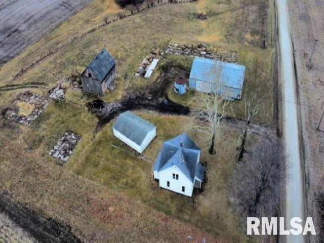 791 240th St., Viola, IL 61486