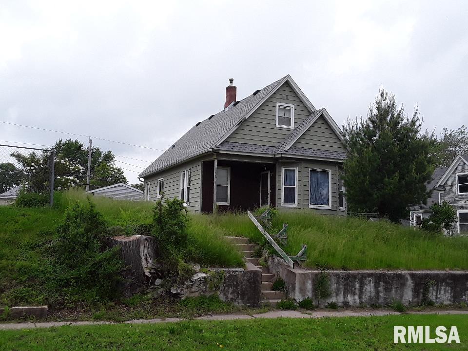 1604 9th St., Rock Island, IL 61201