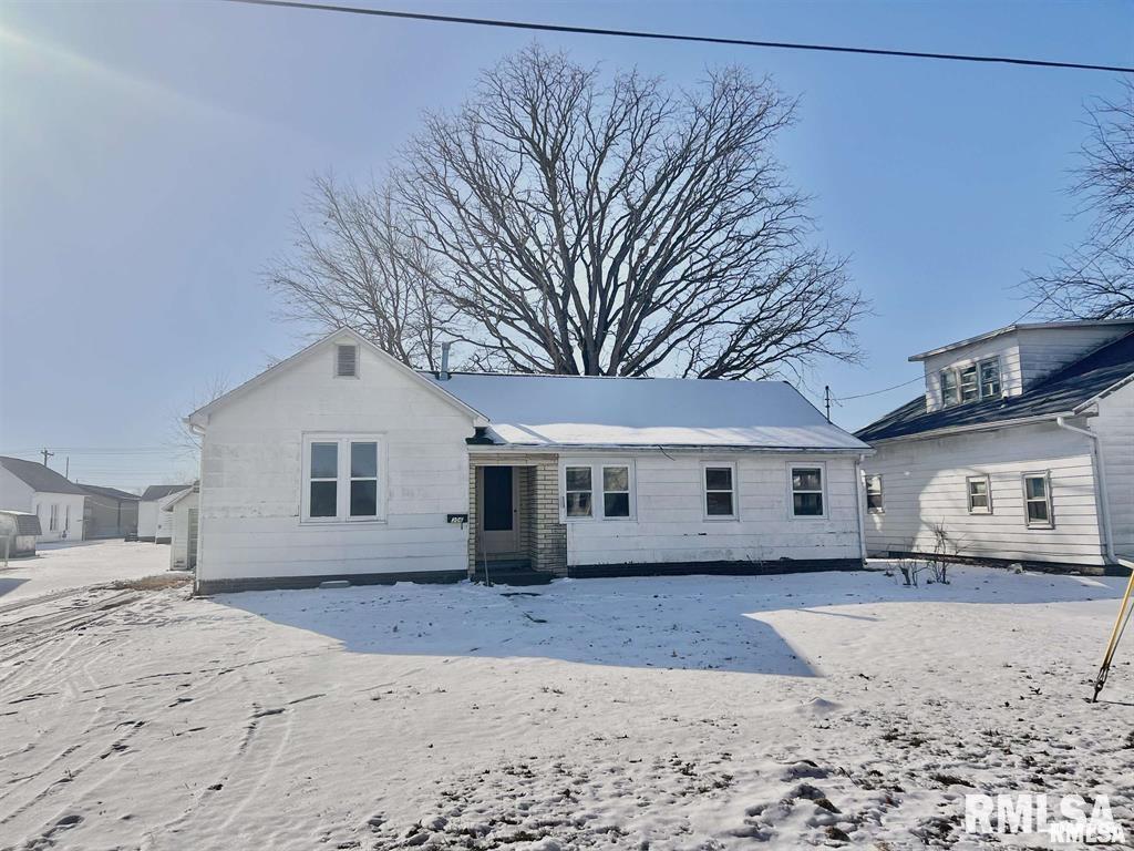 306 NE 3rd St., Aledo, IL 61231