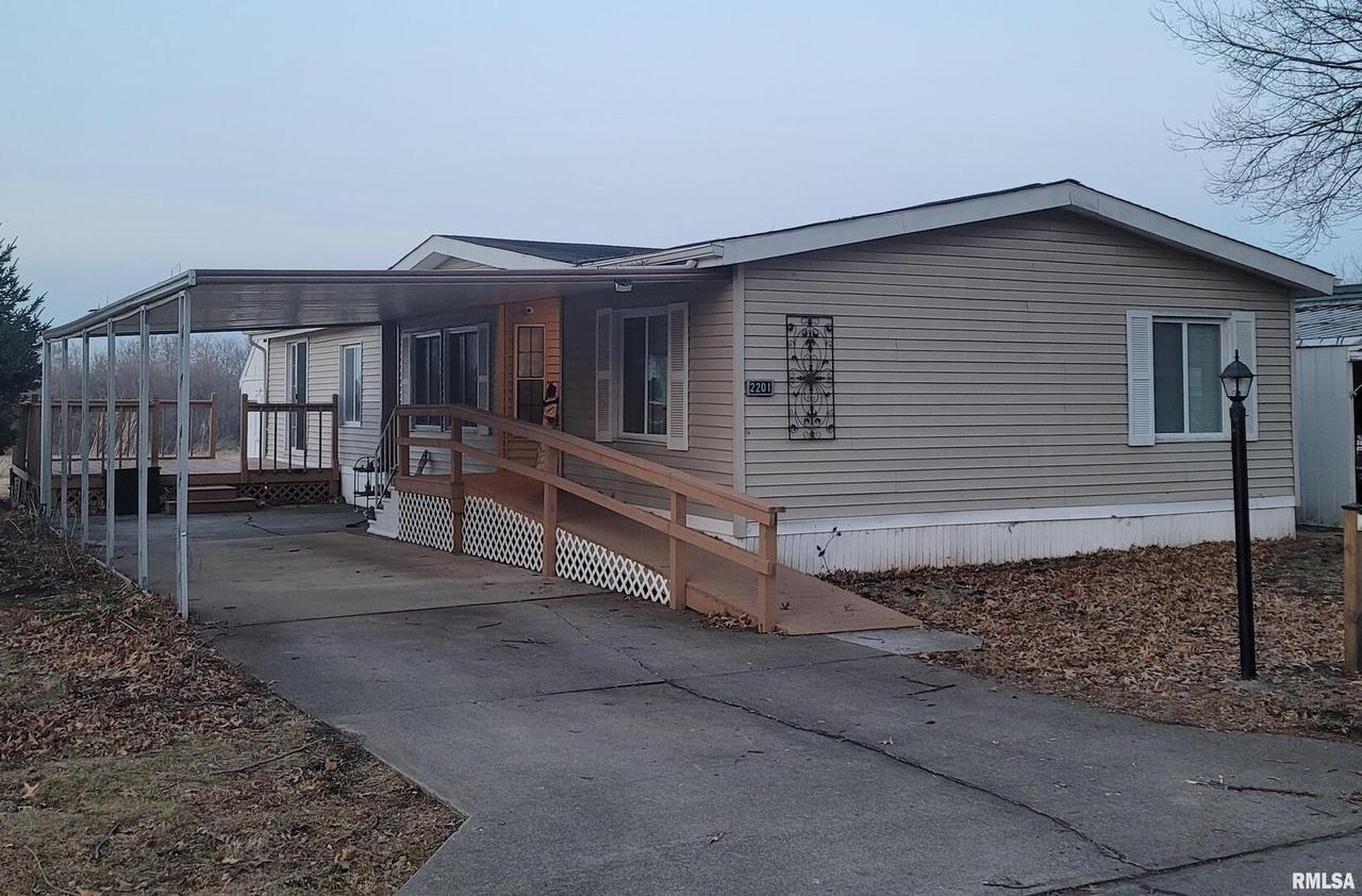 2201 Rancho Blvd., Quincy, IL 62305