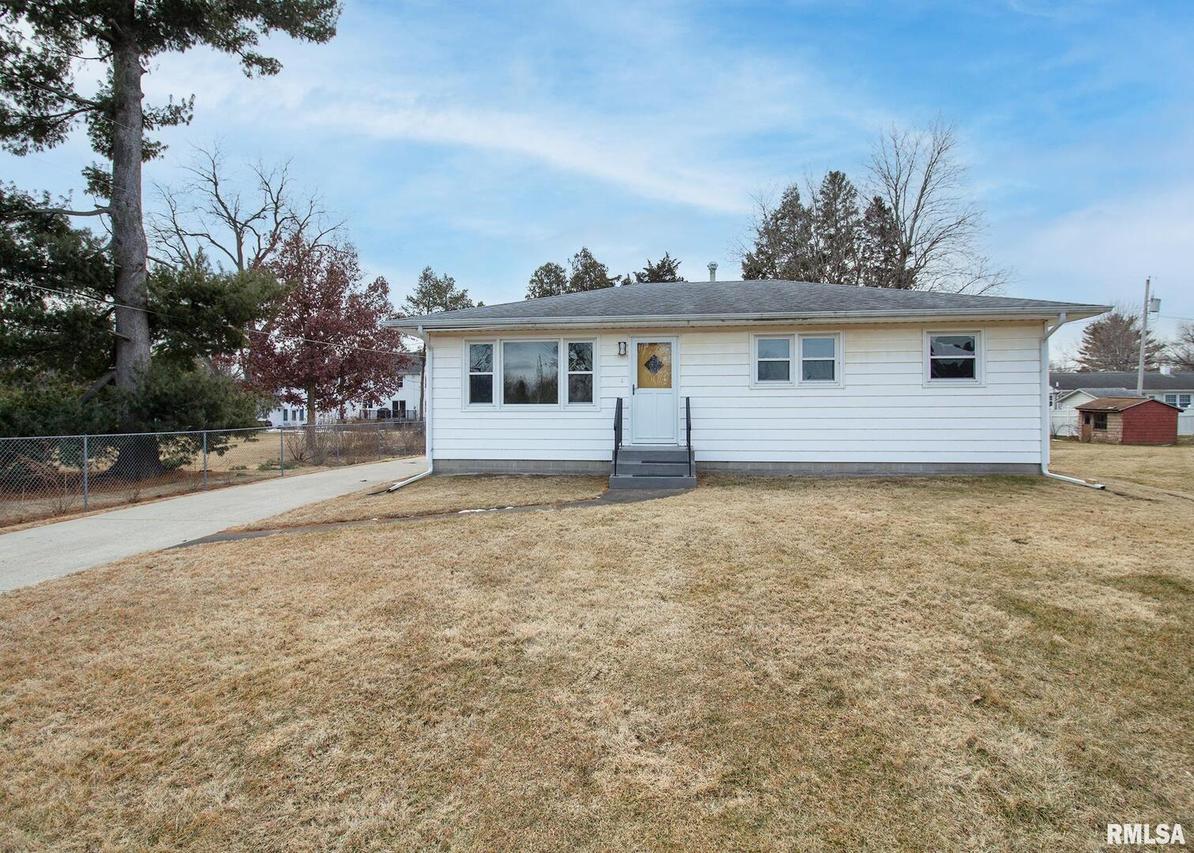 4320 16th Ave., Moline, IL 61265