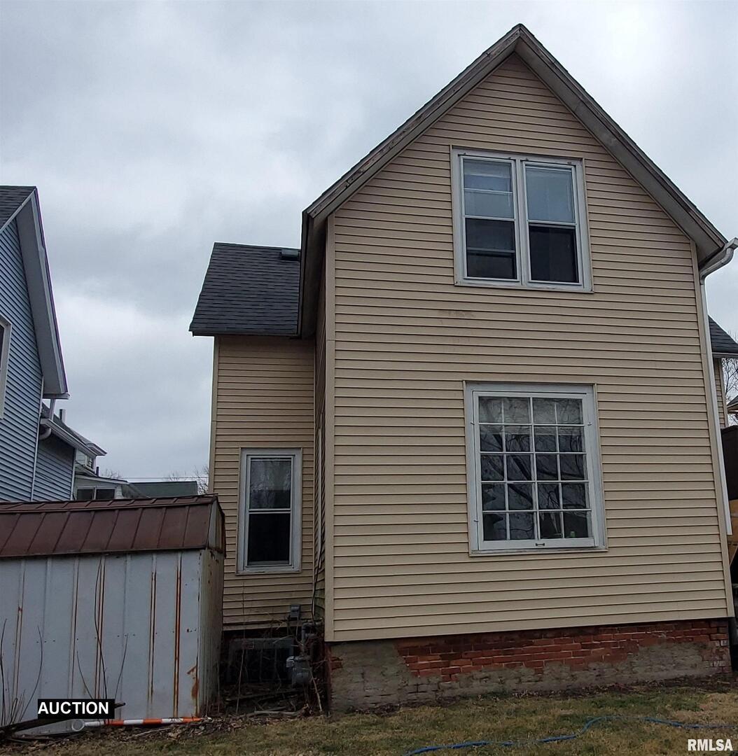 1408 11th St. #A, Moline, IL 61265