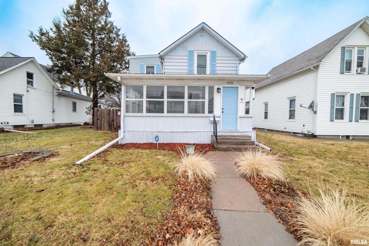 1703 10th St., Moline, IL 61265