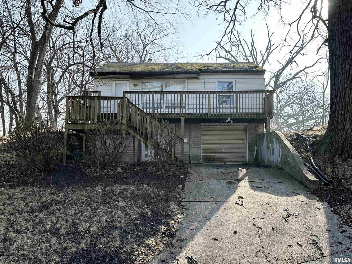 233 7th St., Silvis, IL 61282