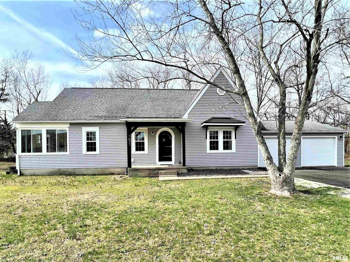 1627 S Division St., Carterville, IL 62918