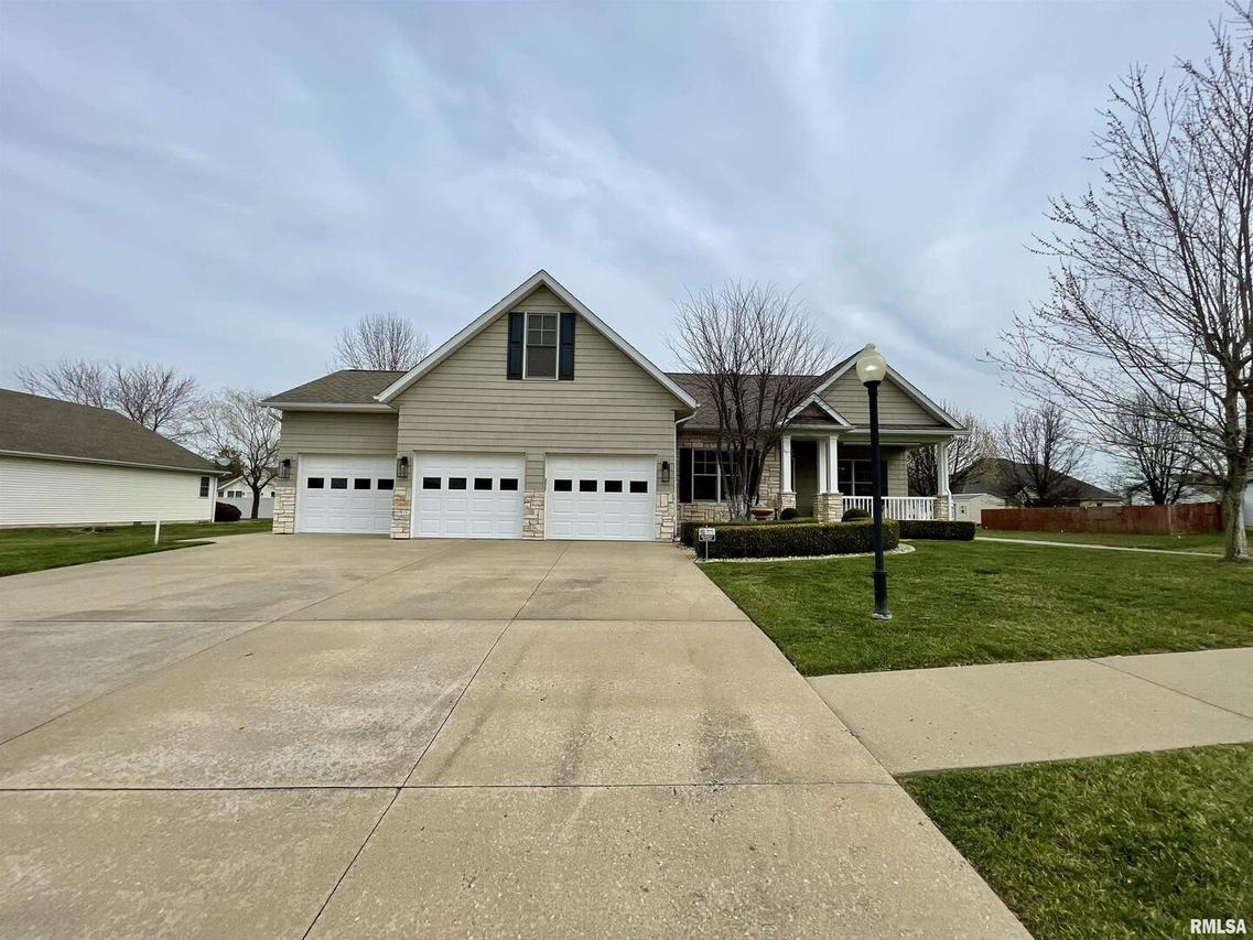 406 Legacy Dr., Herrin, IL 62948
