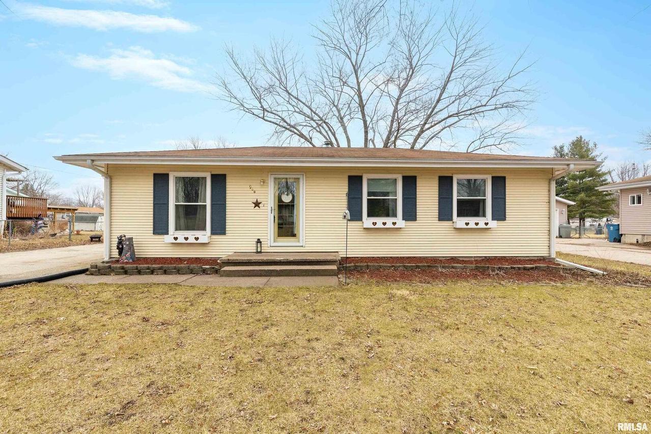 908 16th St., Rapids City, IL 61278