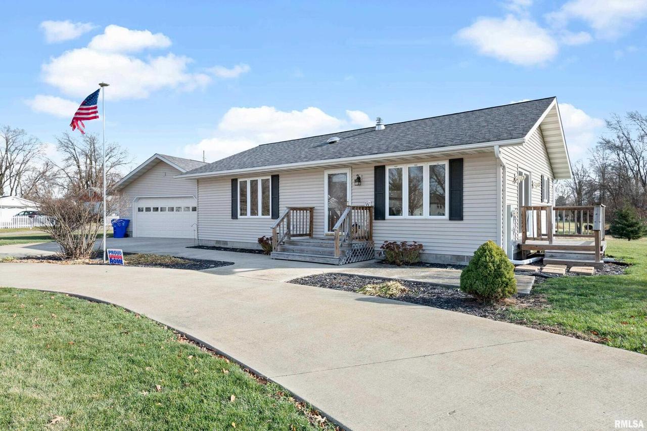 1043 W Mill St., Kewanee, IL 61443