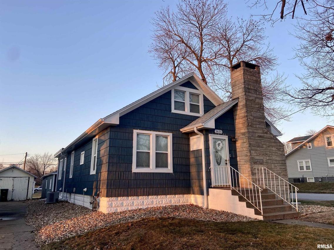 1635 Chestnut St., Quincy, IL 62301