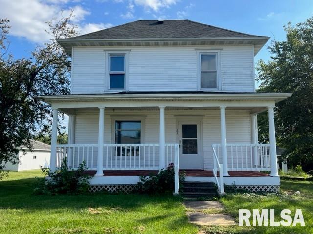 207 1st Ave., La Harpe, IL 61450