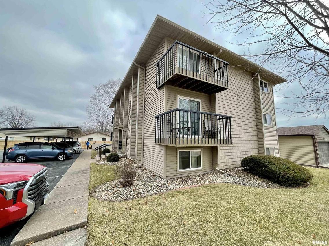 1816 53rd St., Moline, IL 61265