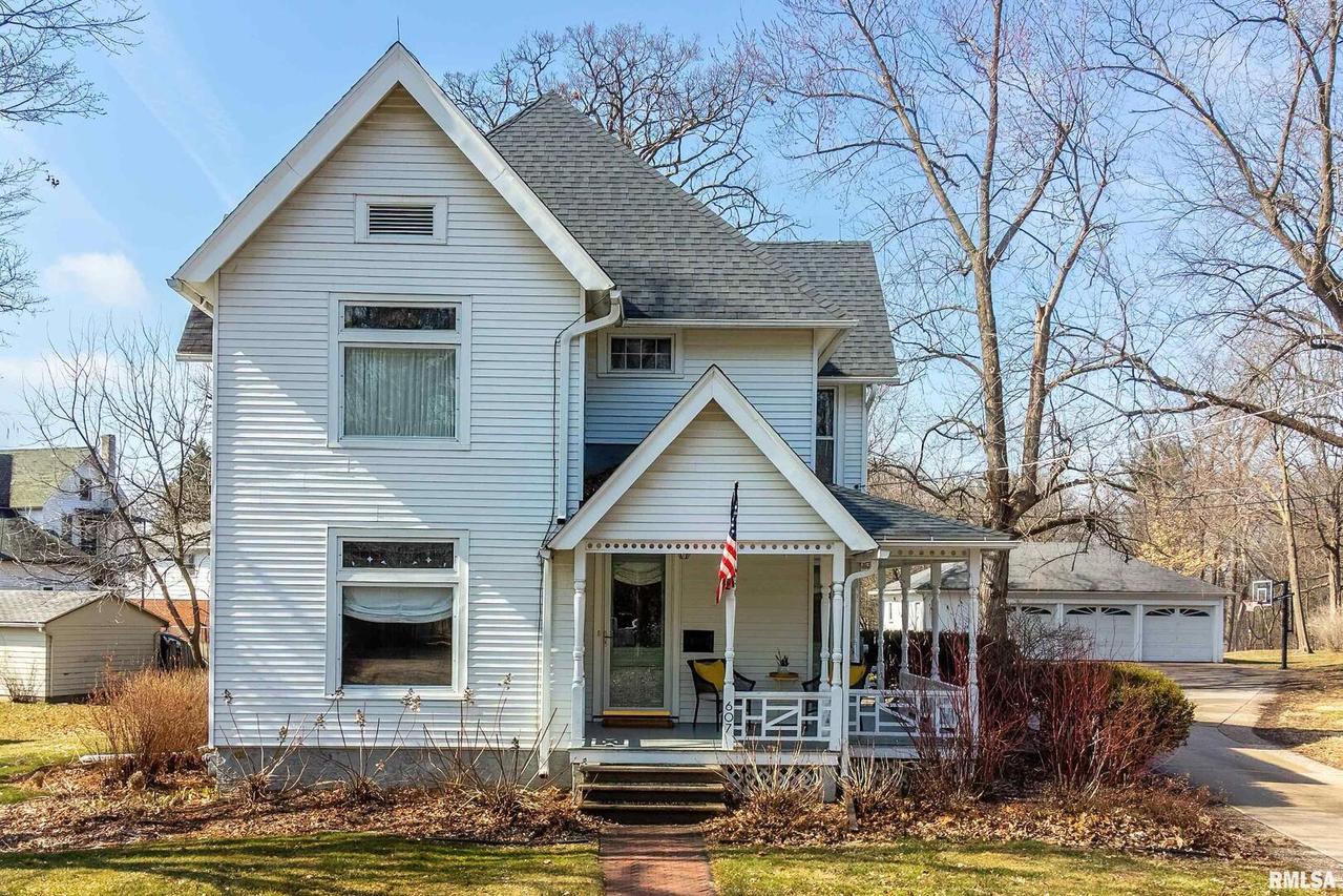 607 N Orange St., Morrison, IL 61270