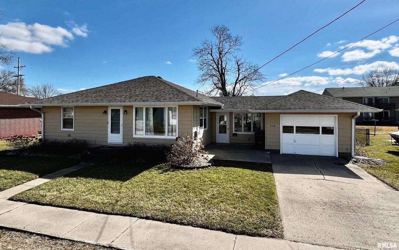 518 17th Ave., Fulton, IL 61252