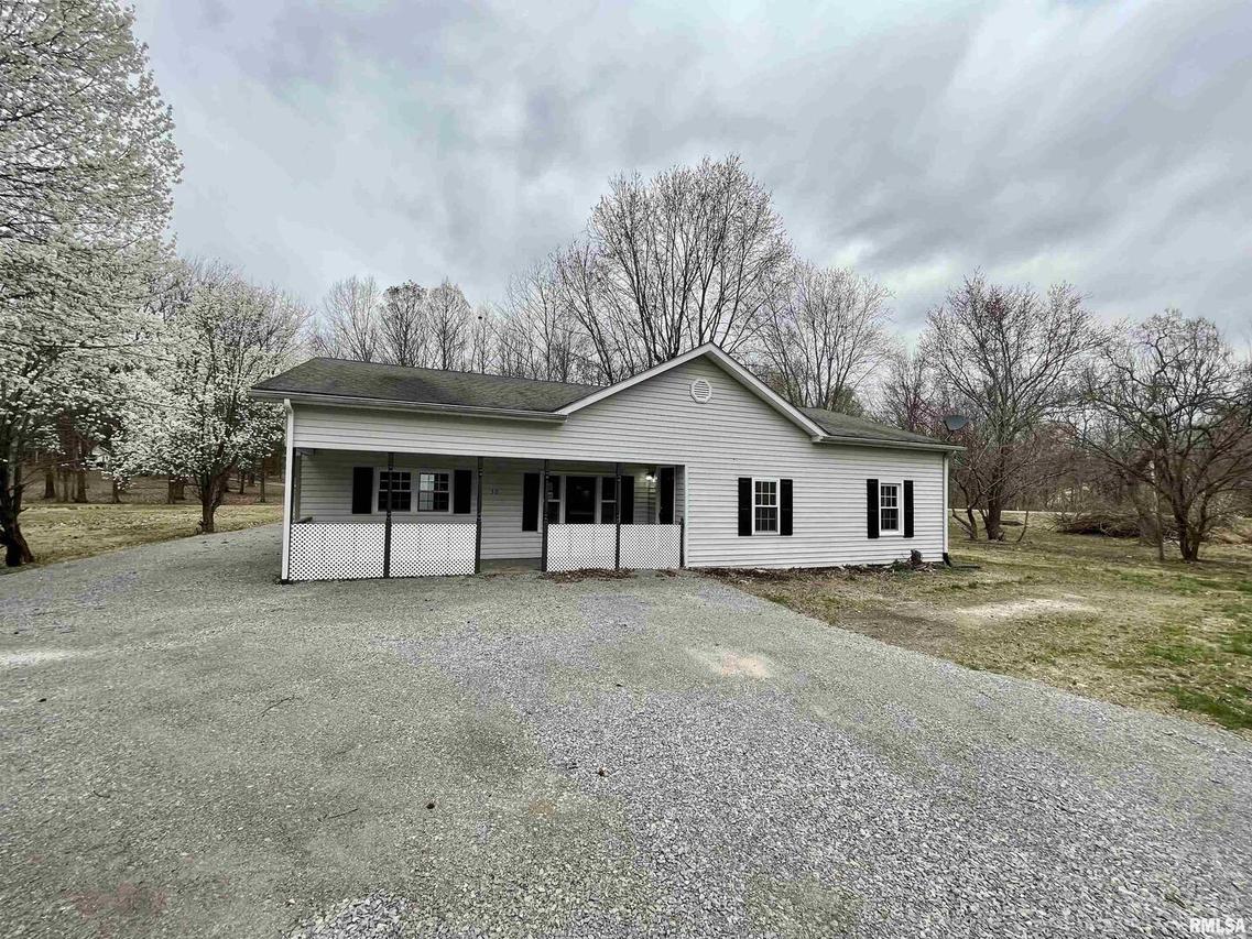 50 Blue Hole Rd., Harrisburg, IL 62946