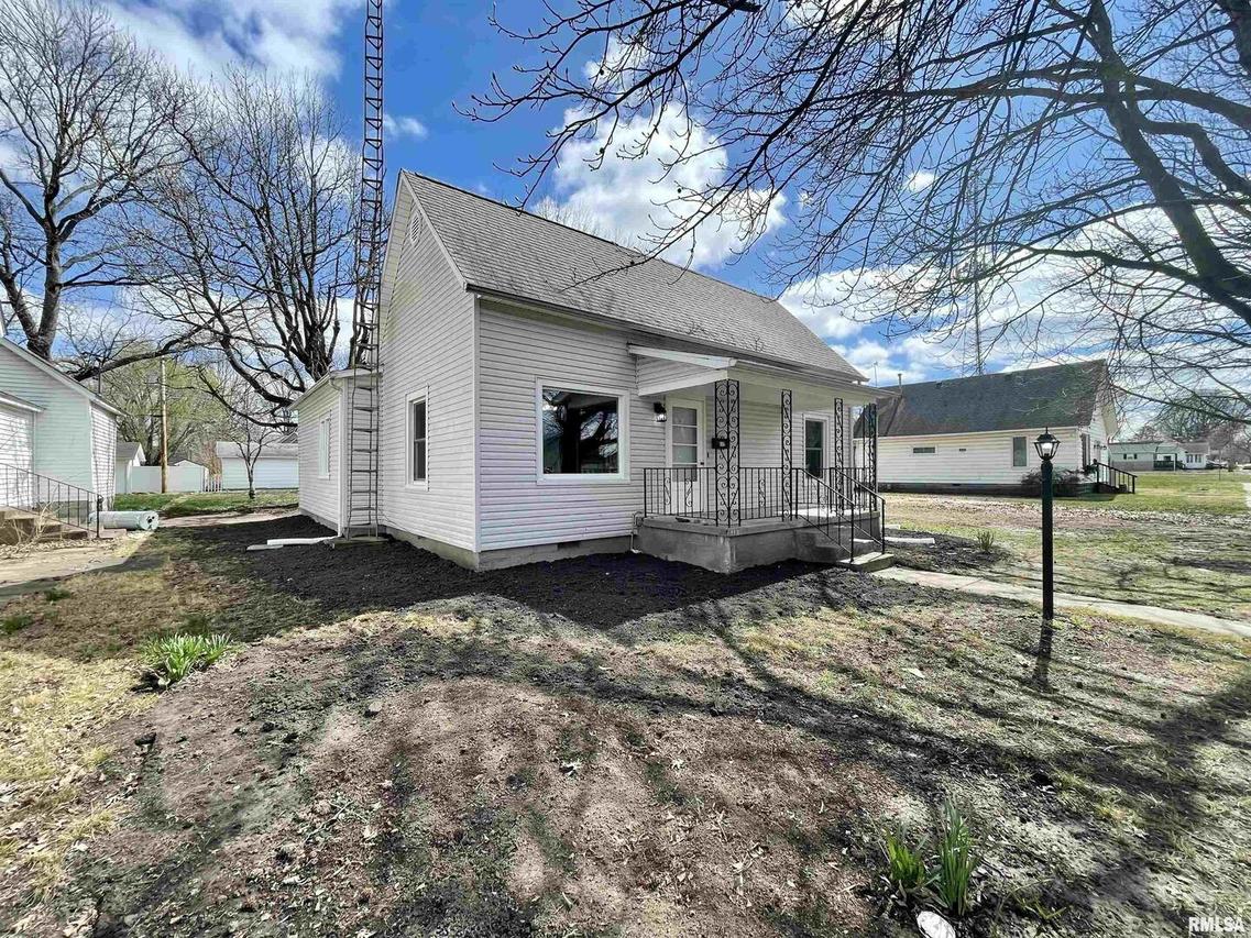 112 N 12th St., Herrin, IL 62948