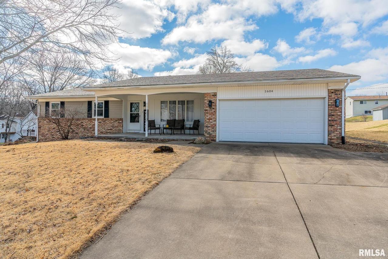 1604 88th Ave., Rock Island, IL 61201