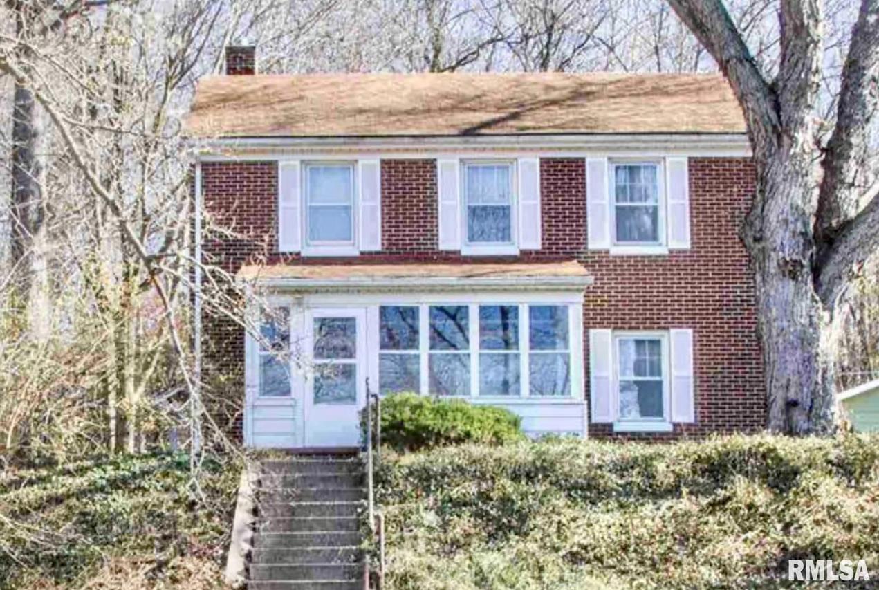 1025 23rd St., Rock Island, IL 61201