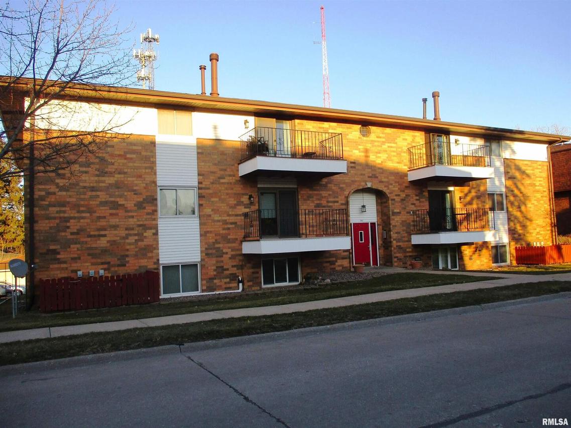 3046 4th St. #3, Moline, IL 61265