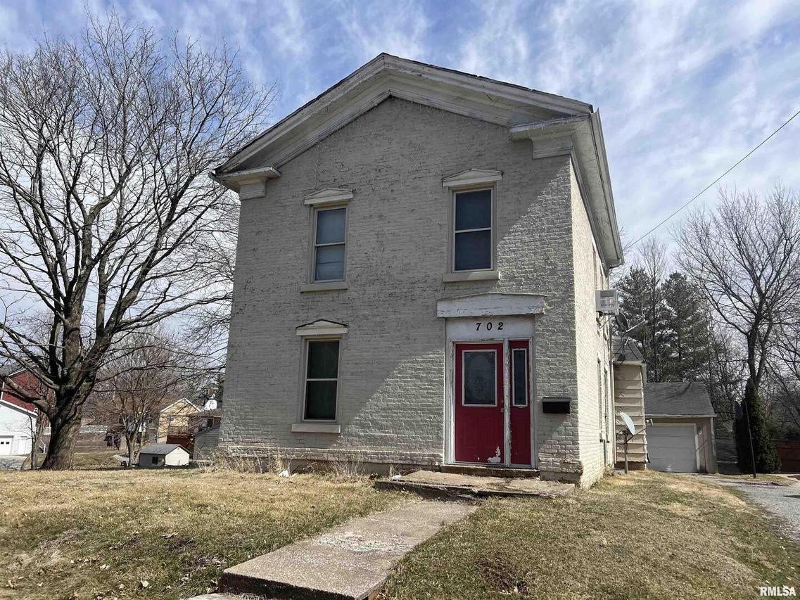 702 SE 2nd Ave., Aledo, IL 61231